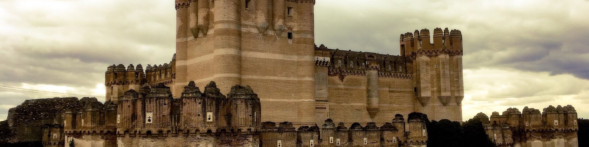 #coca #castilla #spain #lifeatexpedia
Going back to the History
Enjoy one of the most beautiful gothic -mudéjar (typical in Spanish constructions which a mix with the arabic heritage) pieces
