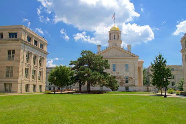 オールド キャピトル ミュージアム どの含み 遺跡, 行政建造物 と 公園