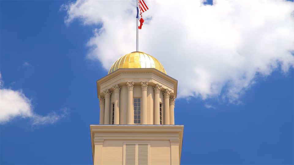 Old Capitol Museum showing heritage architecture