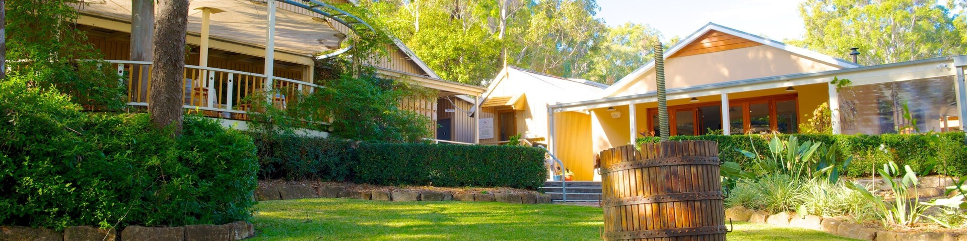 Briar Ridge Wines showing a garden