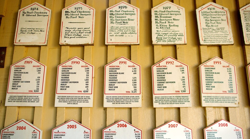 Viñedo Briar Ridge mostrando señalización