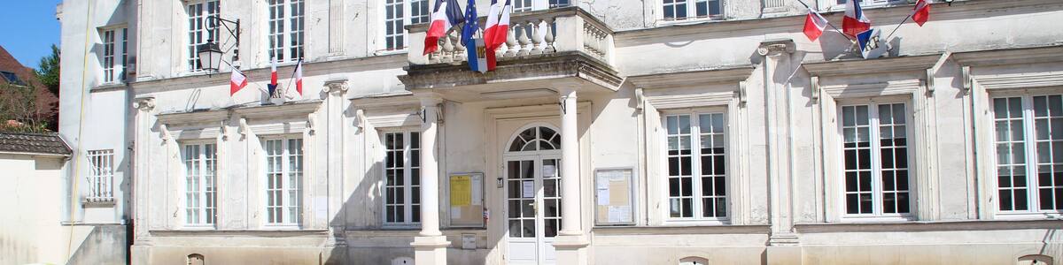 Construction site at the town hall of Saint Rémy lès Chevreuse, France.