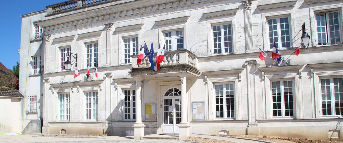 Construction site at the town hall of Saint Rรฉmy lรจs Chevreuse, France.