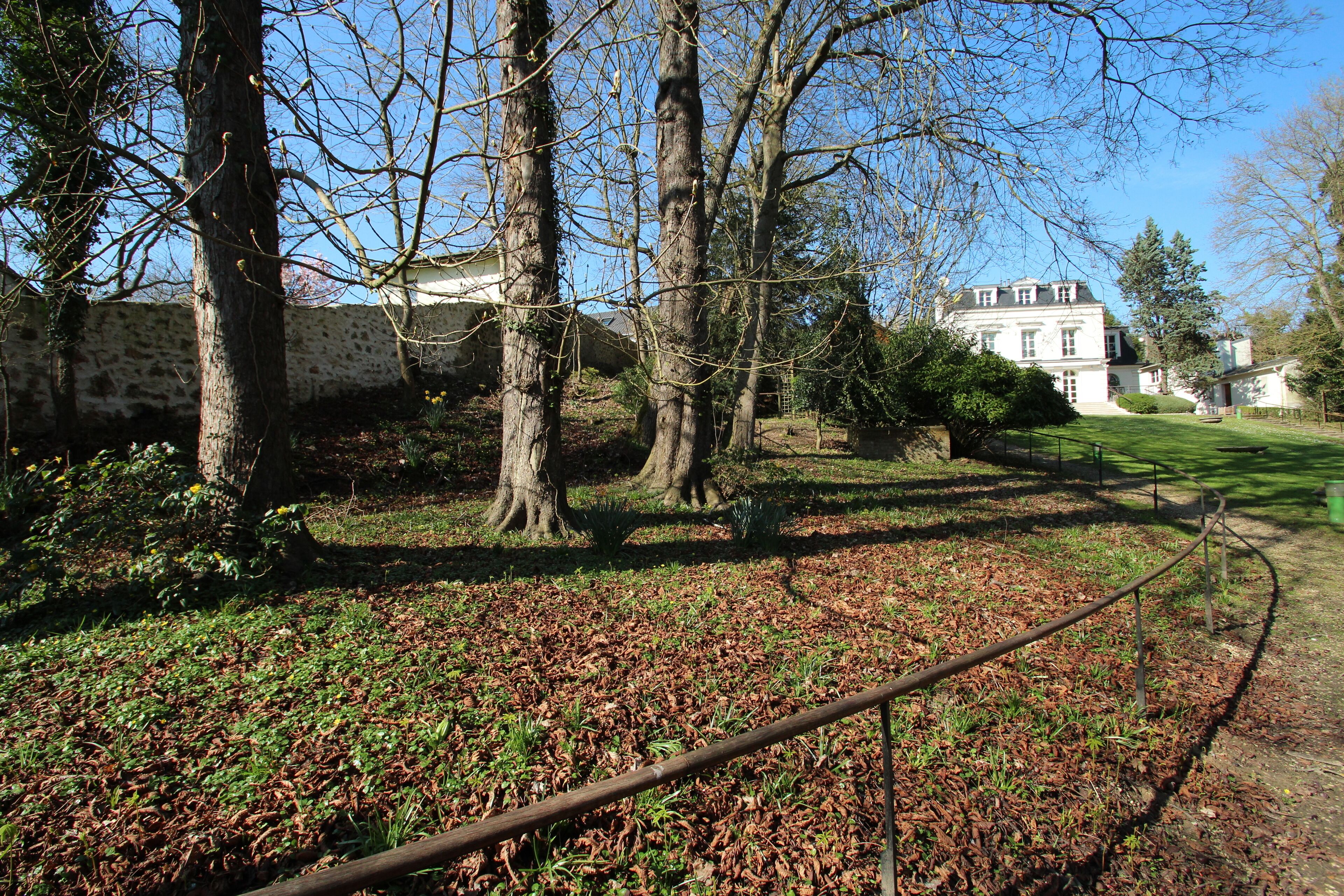 The Raymond Devos Museum is located in Saint-Rémy-lès-Chevreus, Yvelines, France.