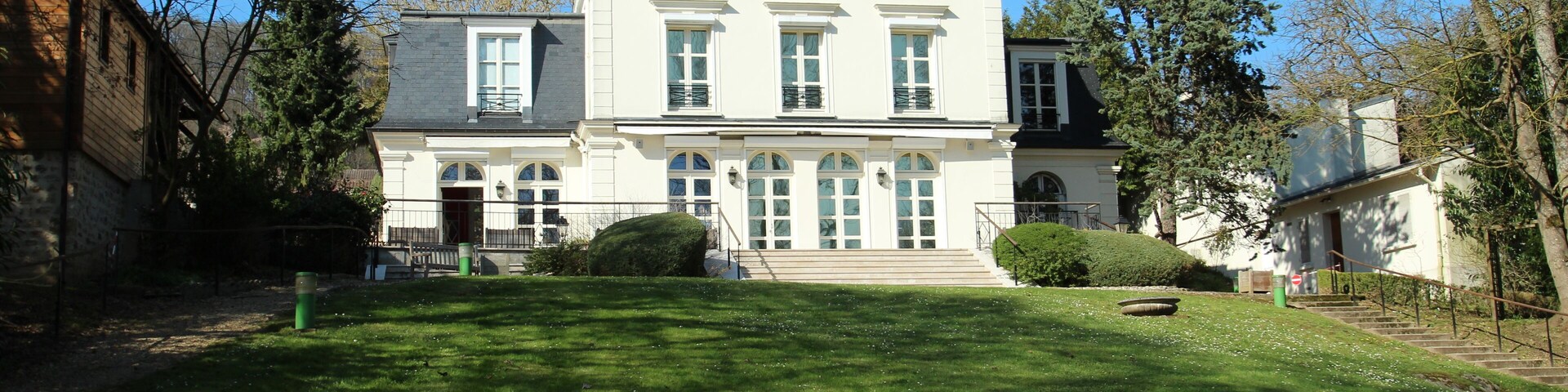 The Raymond Devos Museum is located in Saint-Rémy-lès-Chevreus, Yvelines, France.