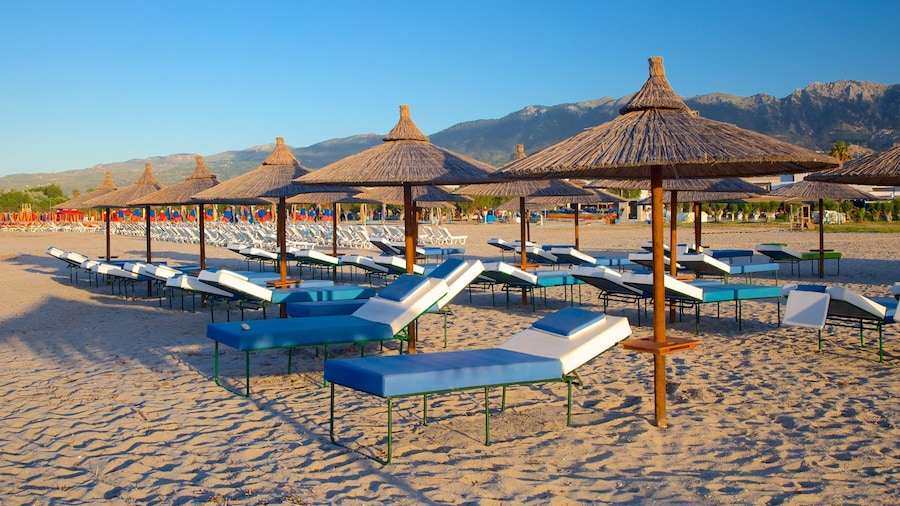 Playa de Tigaki que incluye una playa de arena