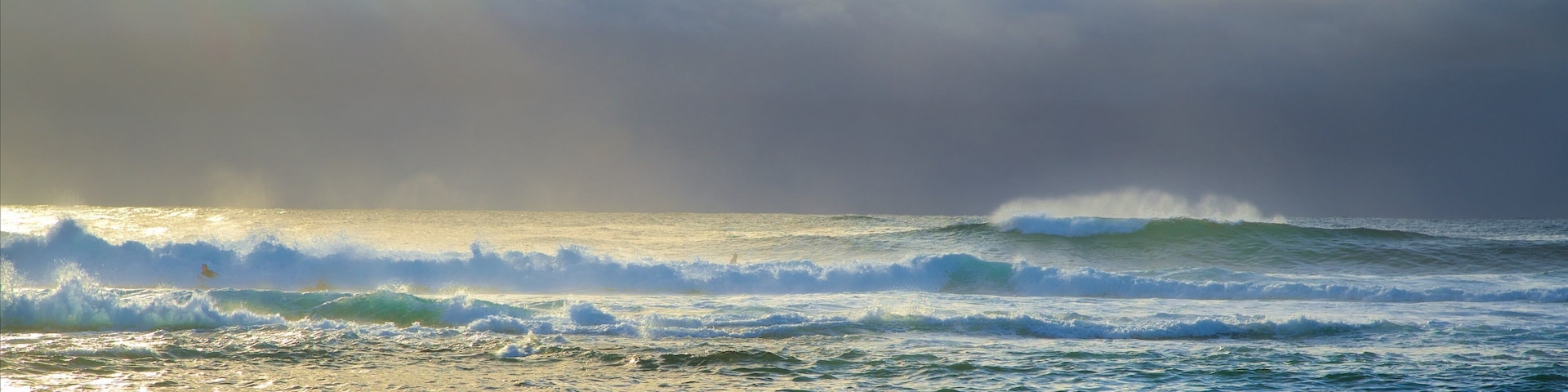 Blue Bay showing a bay or harbor and surf