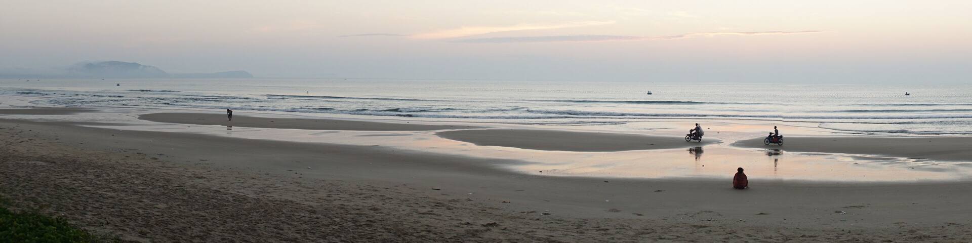 Sunrise over the beach at Mũi Né Beach Resort in Vietnam.