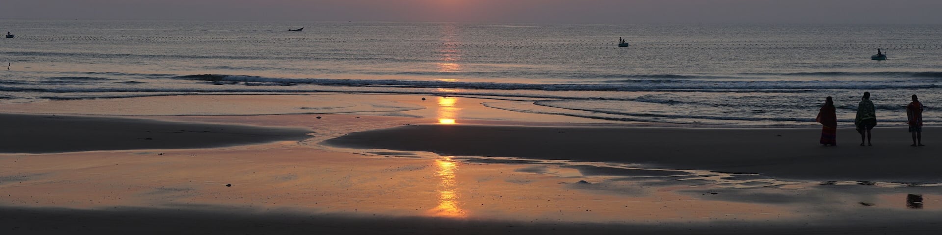 Sunset over to ocean at a beach near Mũi Né, Vietnam.