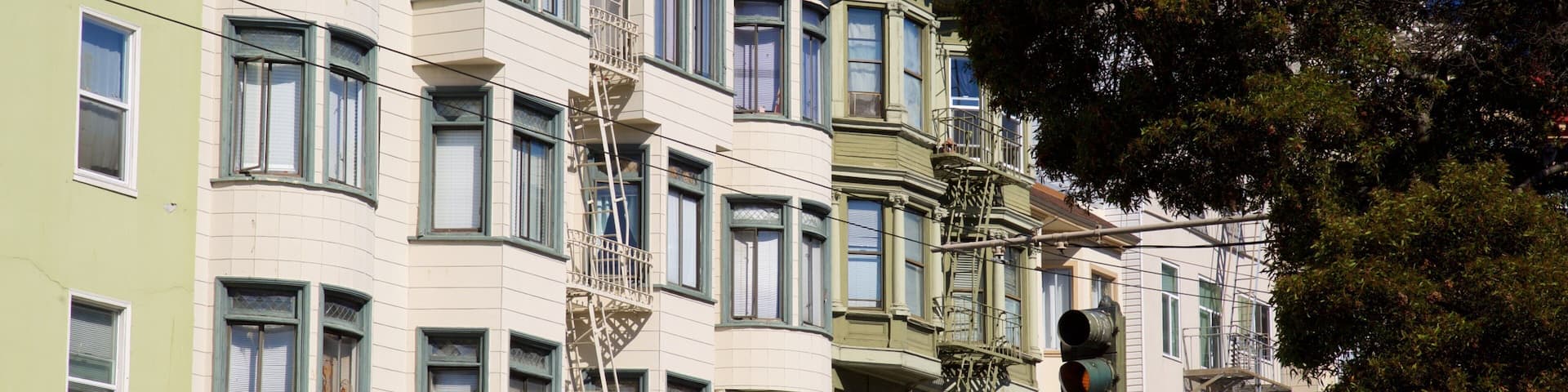 Polk Gulch showing a house and heritage architecture