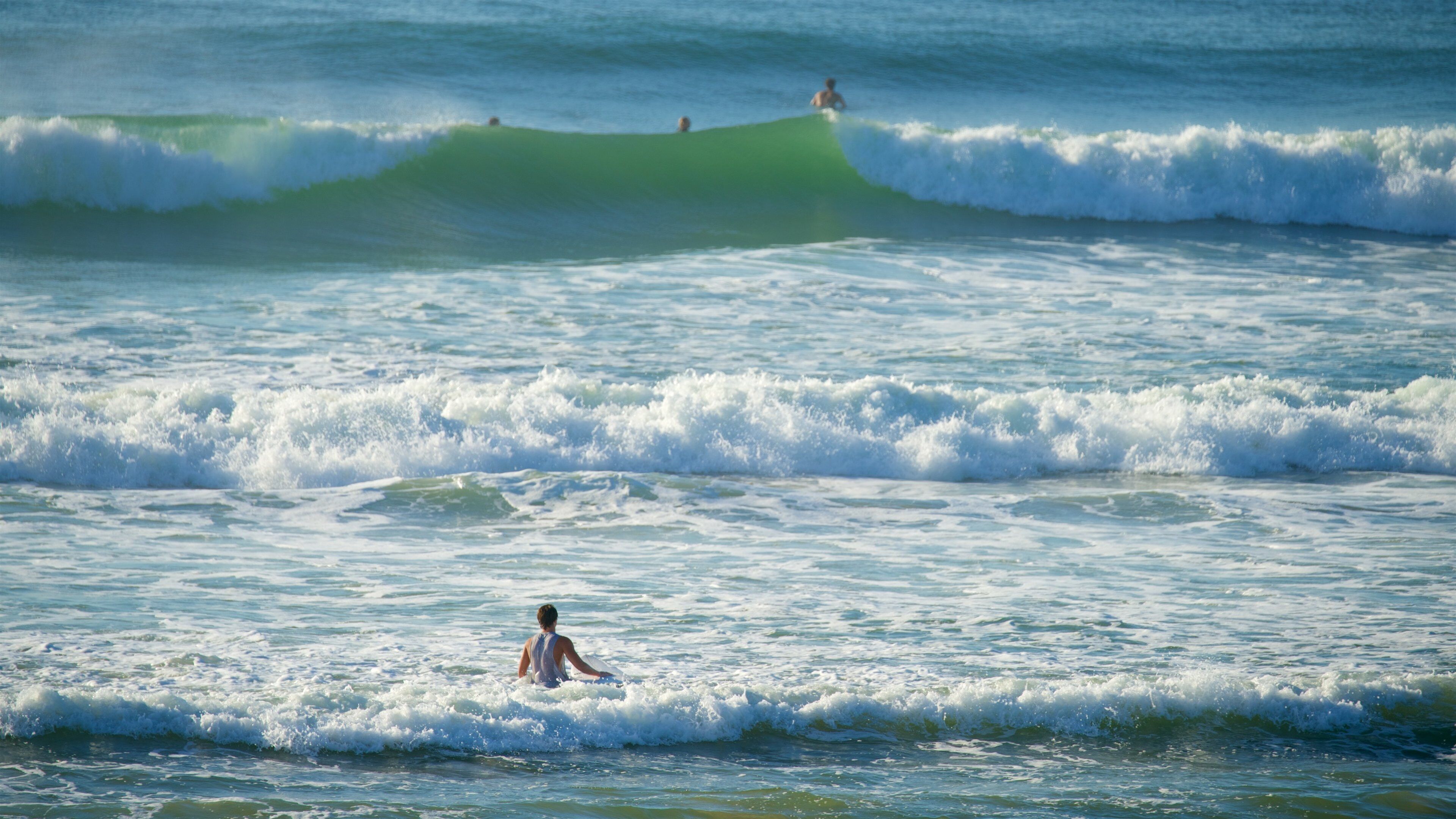皮皮海灘 呈现出 沙灘