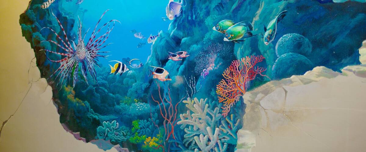 Art in Paradise showing art