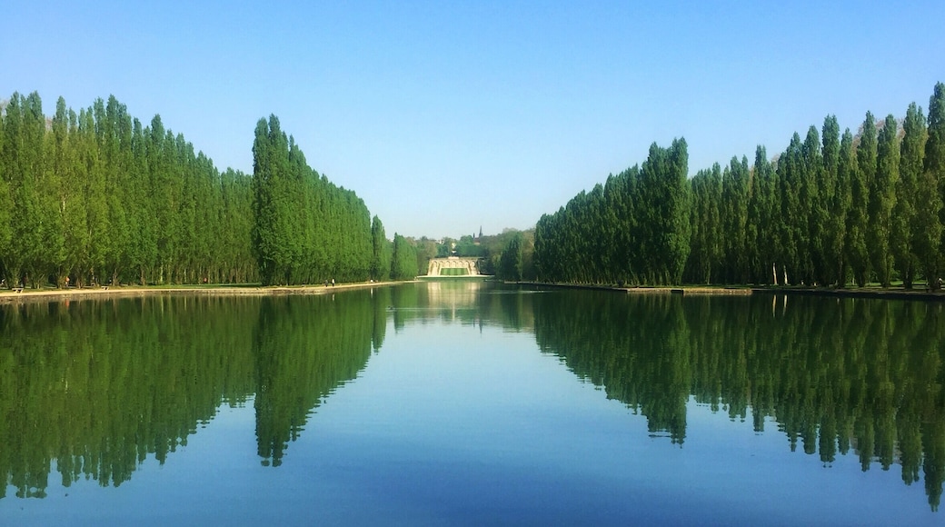 Symmetry (Sceaux - France)
#sceaux #garden #france #europe
April 2018 - IPhone 6