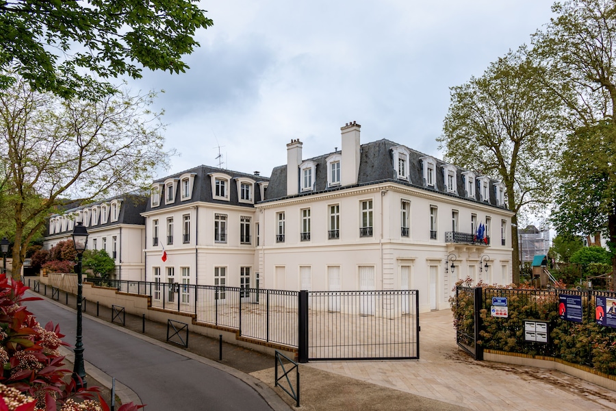 Vue extérieure de la mairie de Garches, France, commune française située dans le département des Hauts-de-Seine, en région Ile-de-France