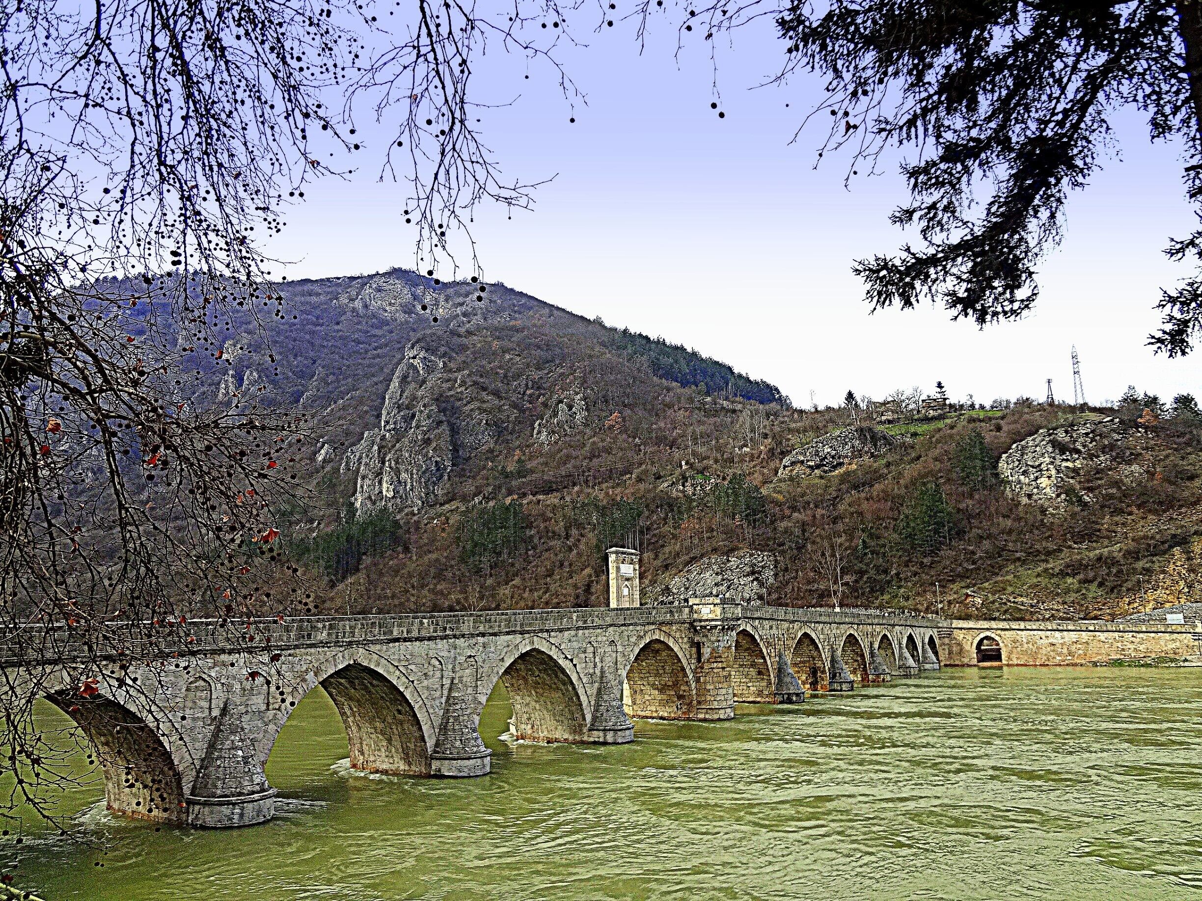 Bridge on the Drina - famous bridge of Andric's novel built from 1571.  to 1577.
#StunningStructures