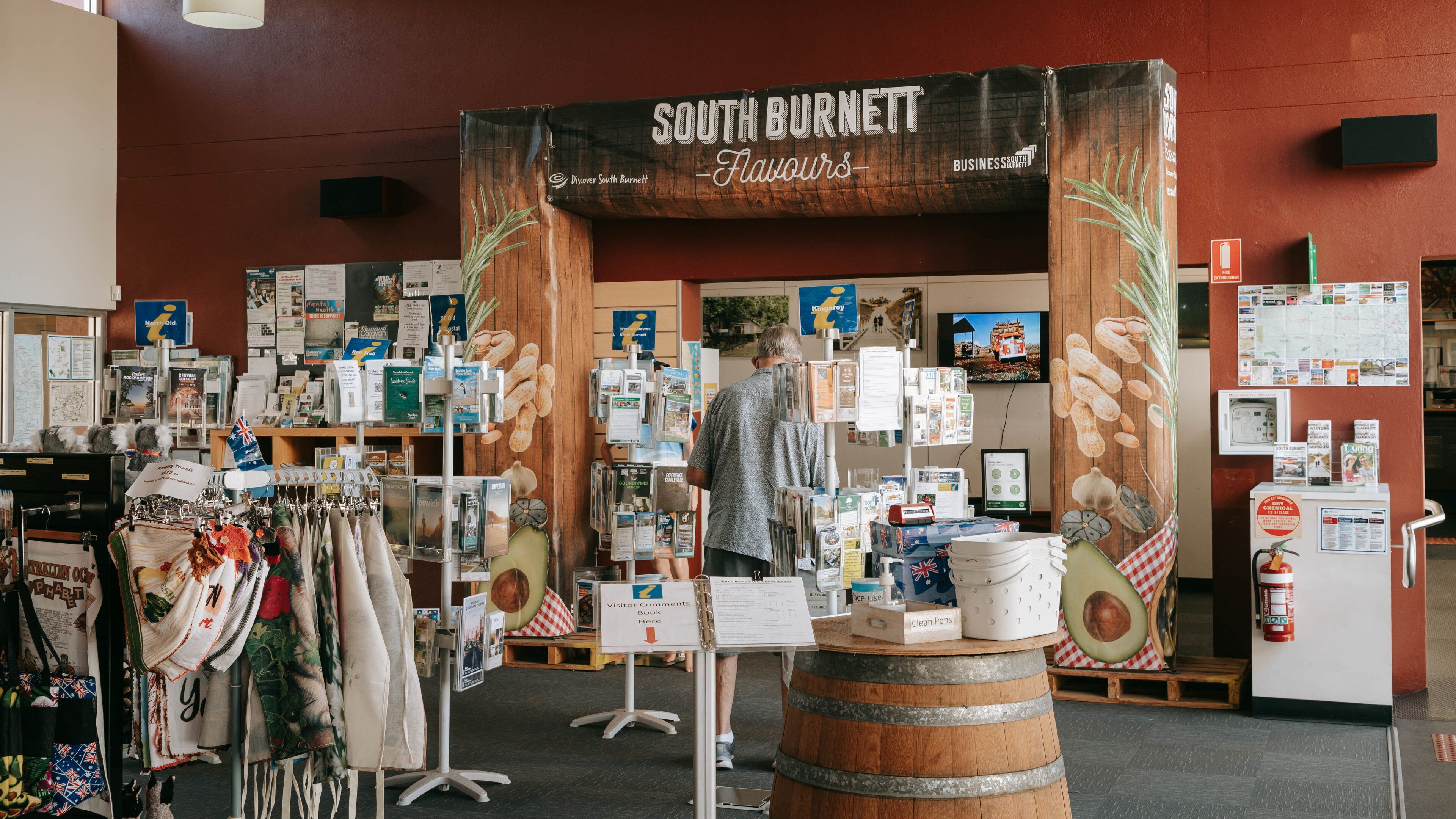 Kingaroy Visitor Centre showing shopping and interior views