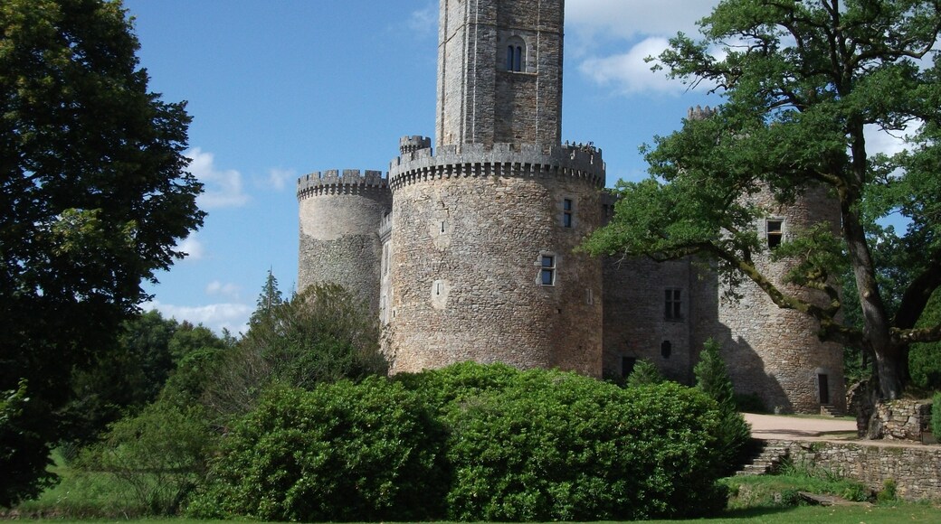 This building is indexed in the Base Mérimée, a database of architectural heritage maintained by the French Ministry of Culture, under the reference PA00100299 .