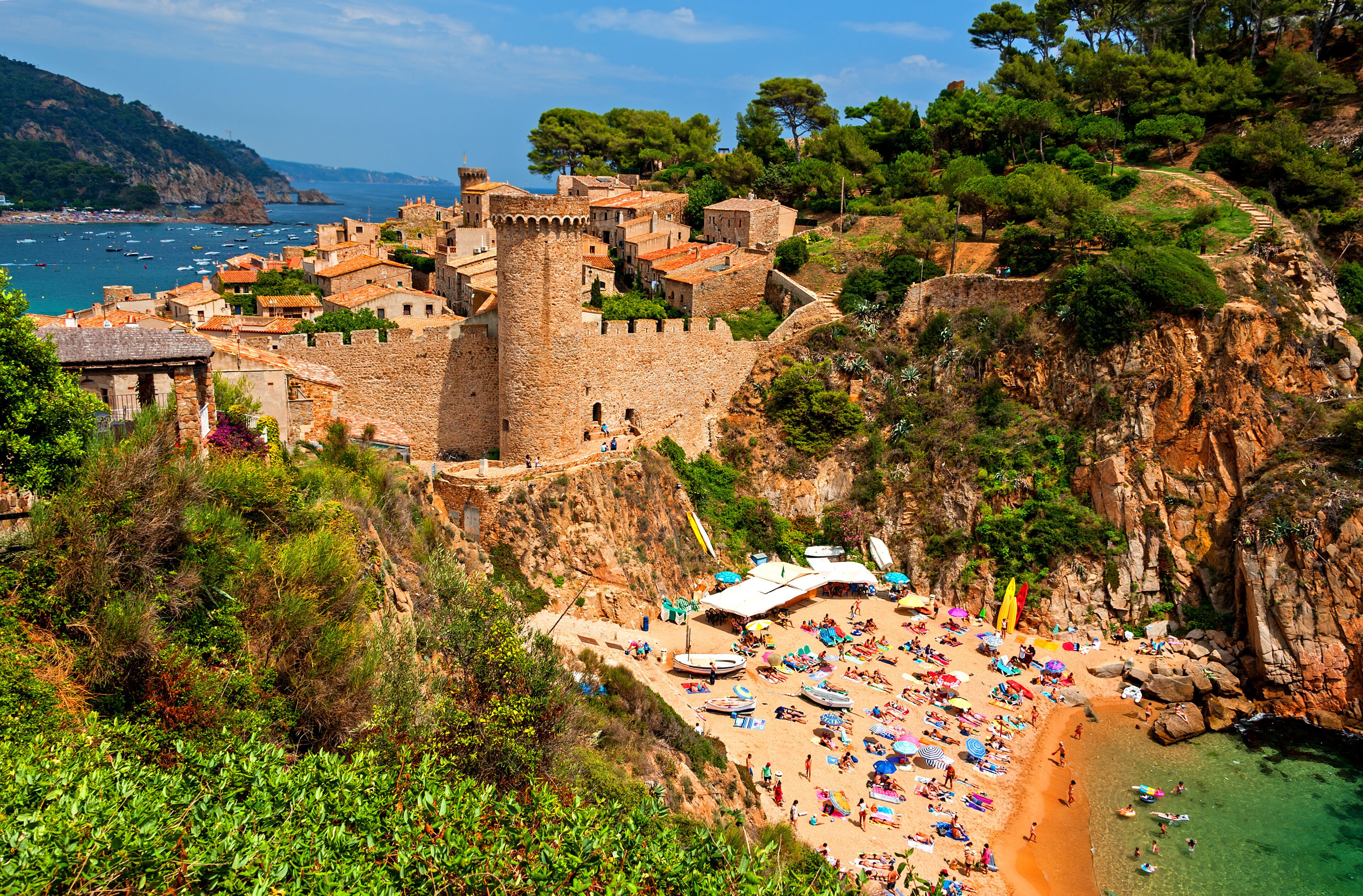 Tossa de Mar, medieval walled town Vila Vella and town beach