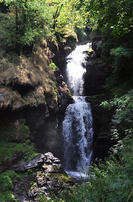 This is just part of the cascades - a little diminished by the extended heatwave that France had experienced in June/July 2015.