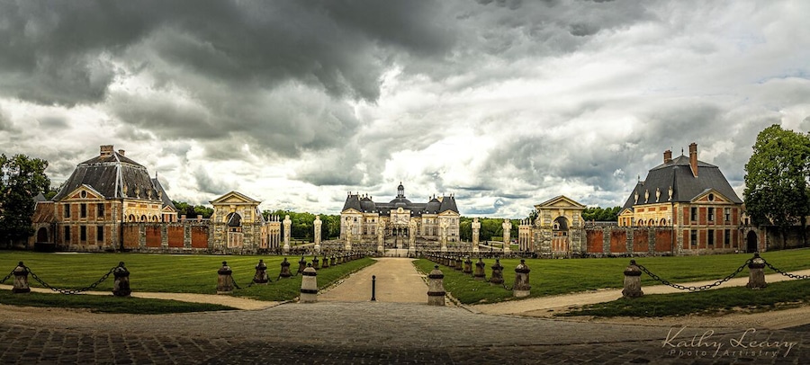 Vaux le Vicomte is about 35 minutes by train from Paris. It was an overcast day which means we had very interesting skies for our images.