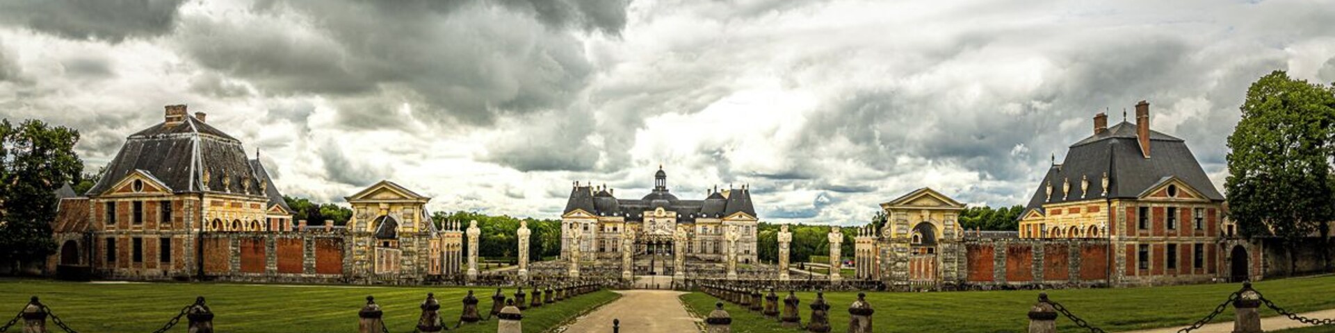 Vaux le Vicomte is about 35 minutes by train from Paris. It was an overcast day which means we had very interesting skies for our images.