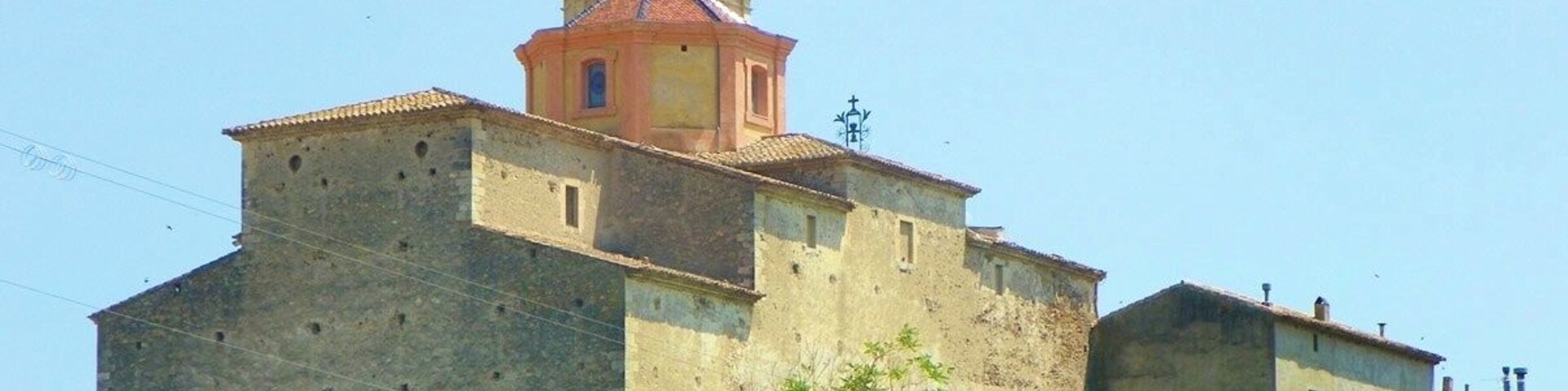 L'Abadia de Santa Maria adossada a l'església de la Assumpta, a les Borges del Camp