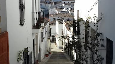 Cute little street with a view straight to to the mosque!