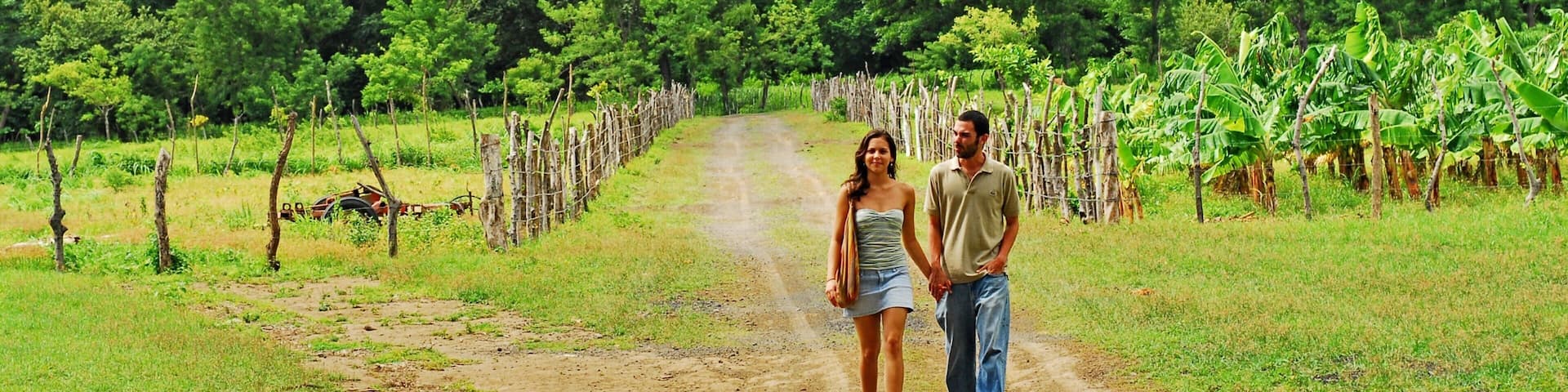Ometepe mettant en vedette randonnée ou marche à pied, montagnes et ferme