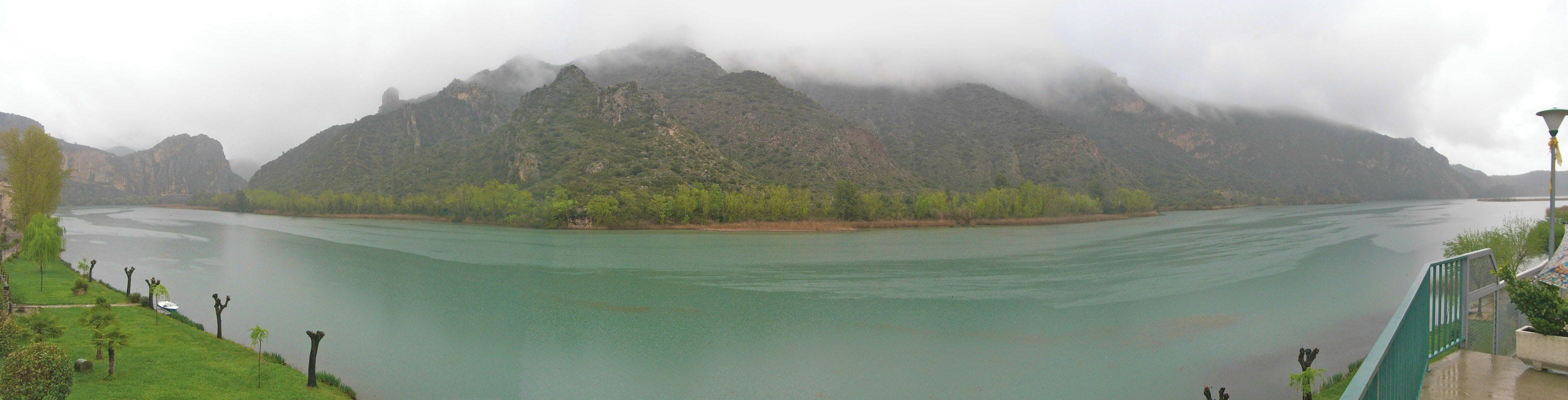 Pantà de Sant Llorenç de Montgai, al riu Segre