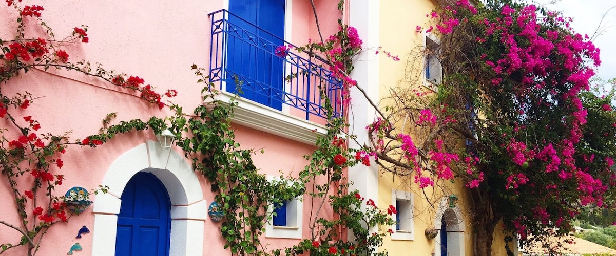 In love with the colours of this beautiful town. #greece #greek #island #building #colours #flowers #explore