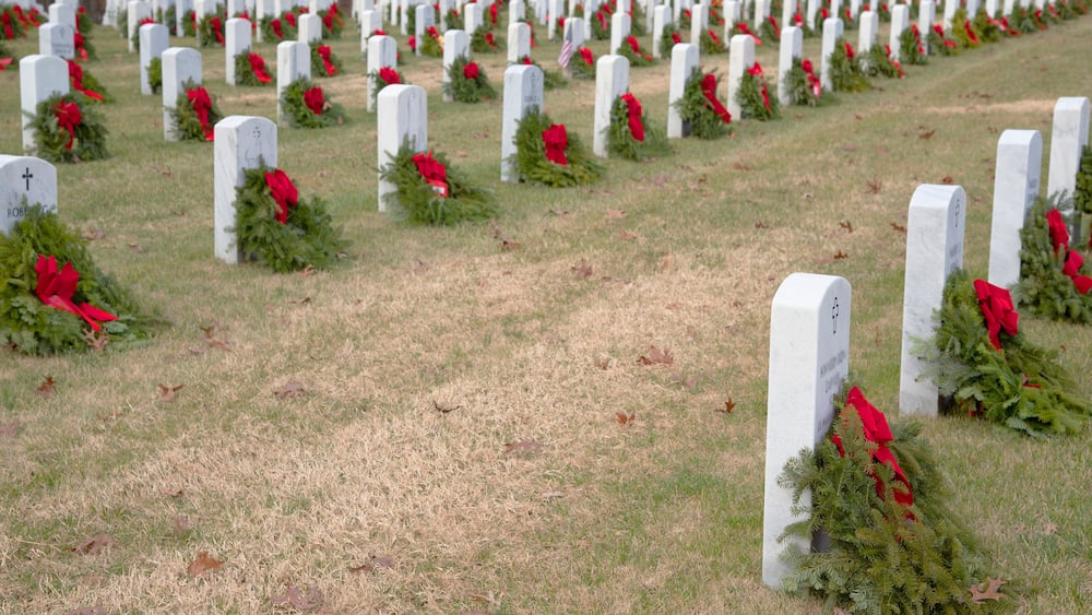 Wreaths placed on veteran graves