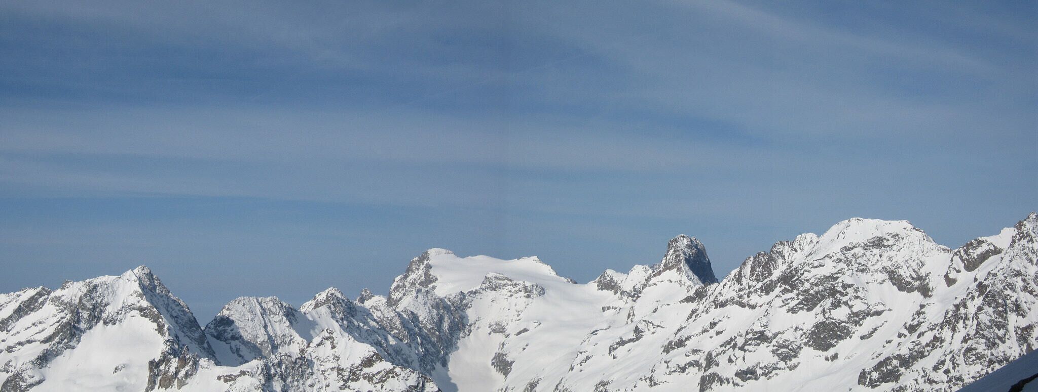 500px provided description: Panoramic view of the Rouies from "Col des Avalanches" [#ski ,#mountain ,#panoramic ,#alps ,#alpes ,#ecrins ,#rouies]