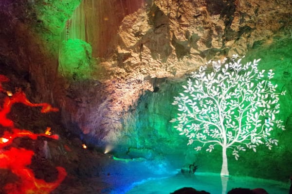 The last part of the tour is a visit to a large room, where you'll see a light and sounds show.. it's well done