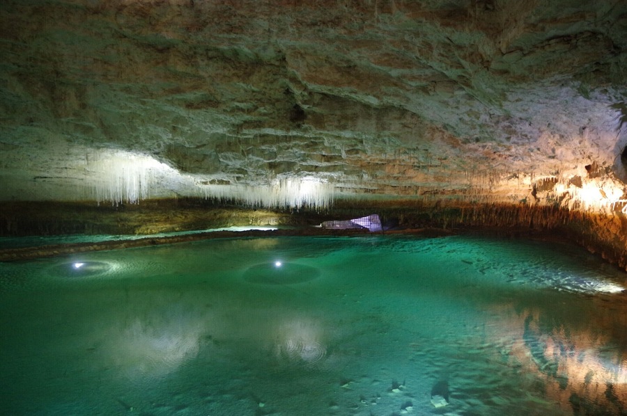 A great family attraction, the caves are lighted to highlight some of the unique features #lifeatexpedia