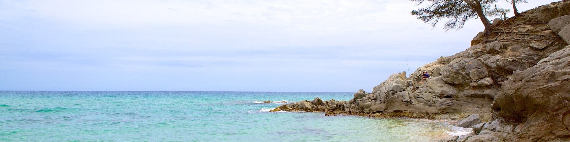 Treumal Beach featuring general coastal views, a sandy beach and rocky coastline