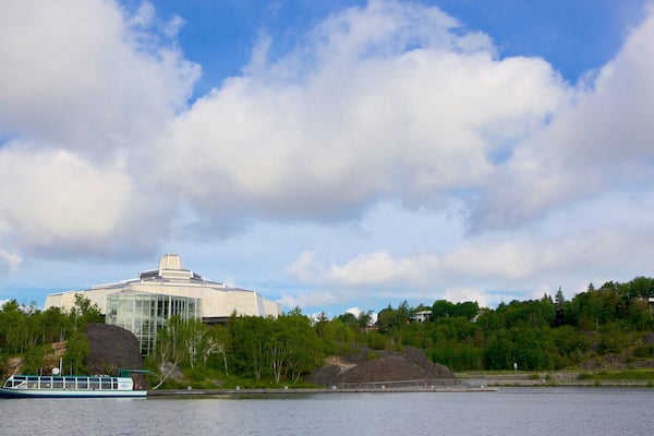 Science North mettant en vedette navigation et vues littorales