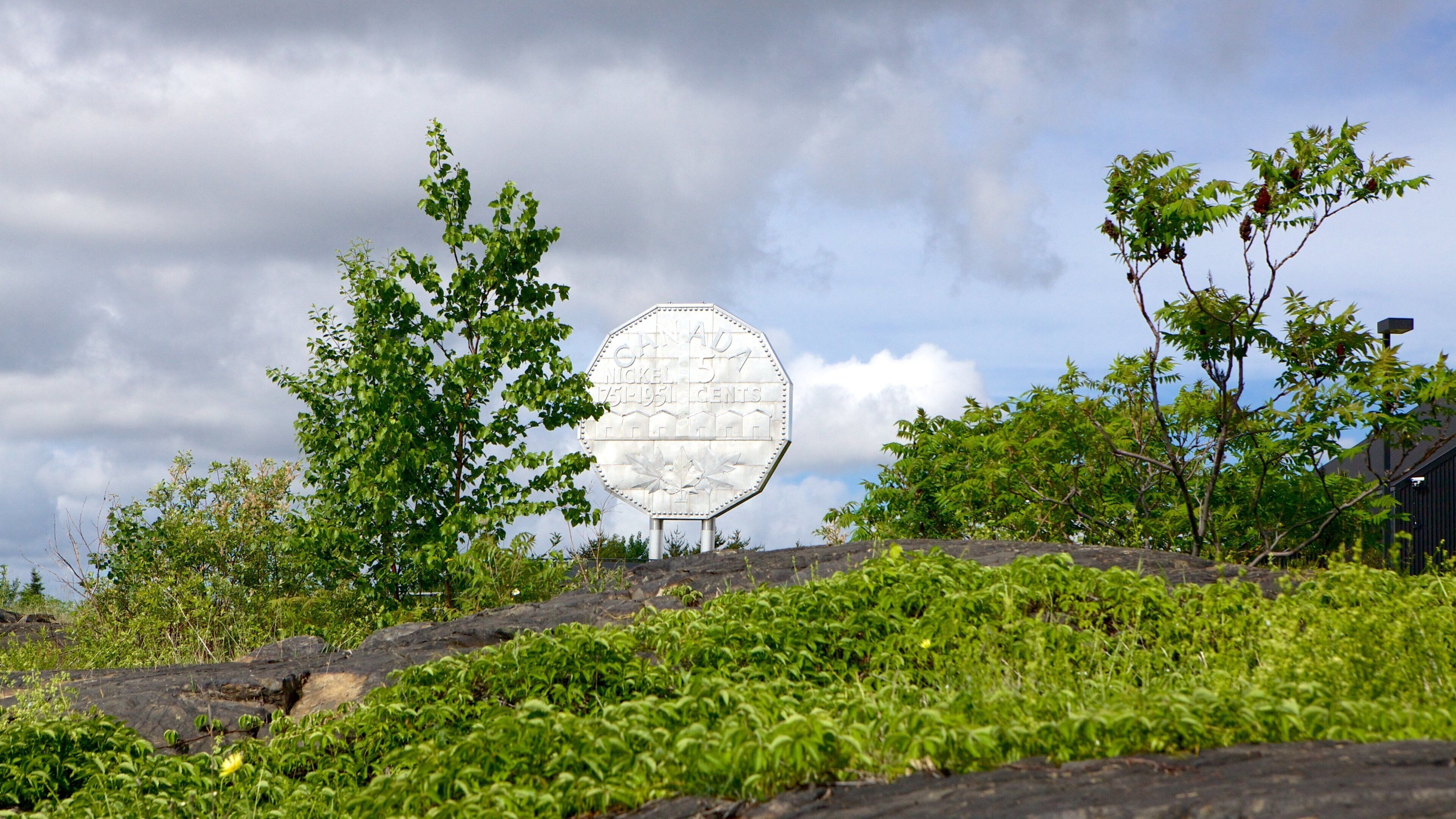 Dynamic Earth which includes outdoor art and a garden