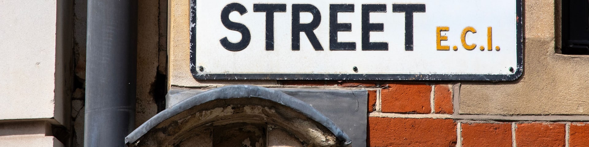 A street sign for 'Old Street' in the Borough of Finsbury, E.C.1.
