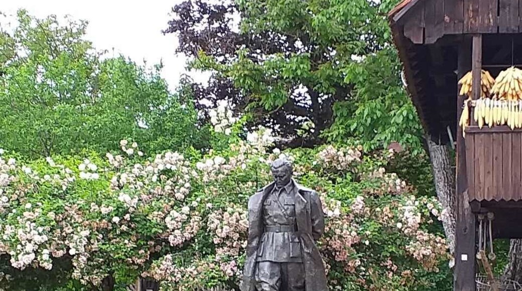 Spomenik maršalu Titu