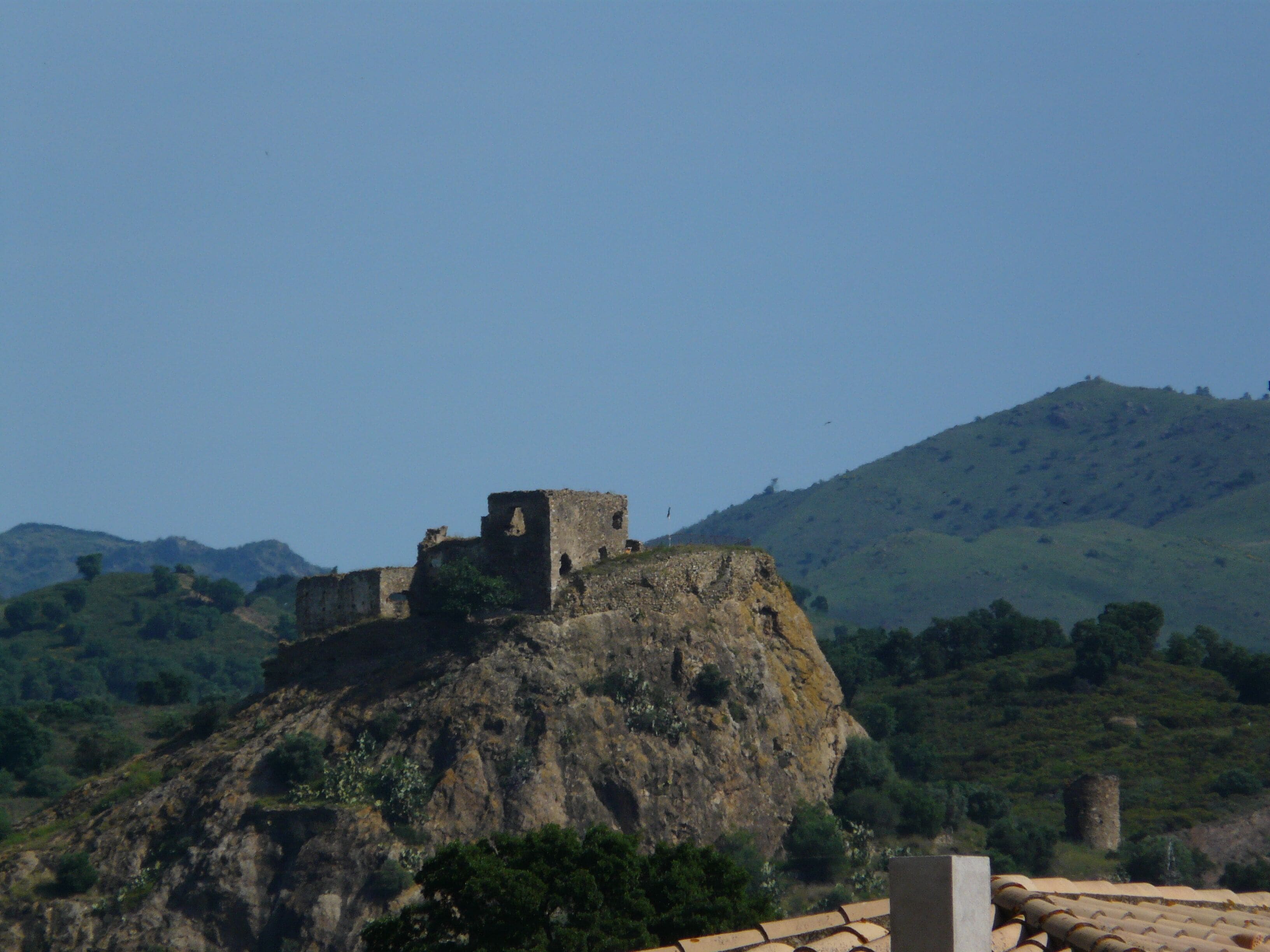 Castell de Quermançó (Vilajuïga)