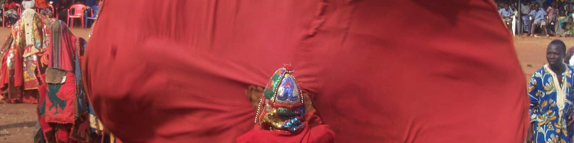 Abomey mostrando arte performática