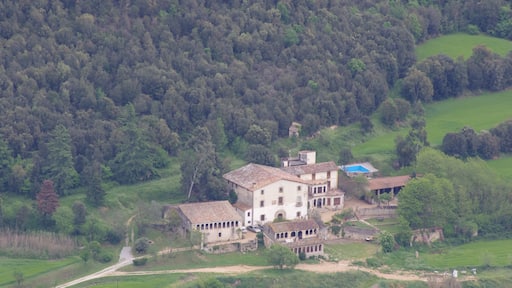 Ca n'Horta (Sant Feliu de Buixalleu) des del Castell de Montsoriu