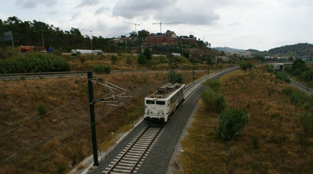 La 269.236 sortint del ramal de la Zona Franca per incorporar-se a la R4. La 269.236 saliendo del ramal de la Zona Franca para incorporarse a la C4.