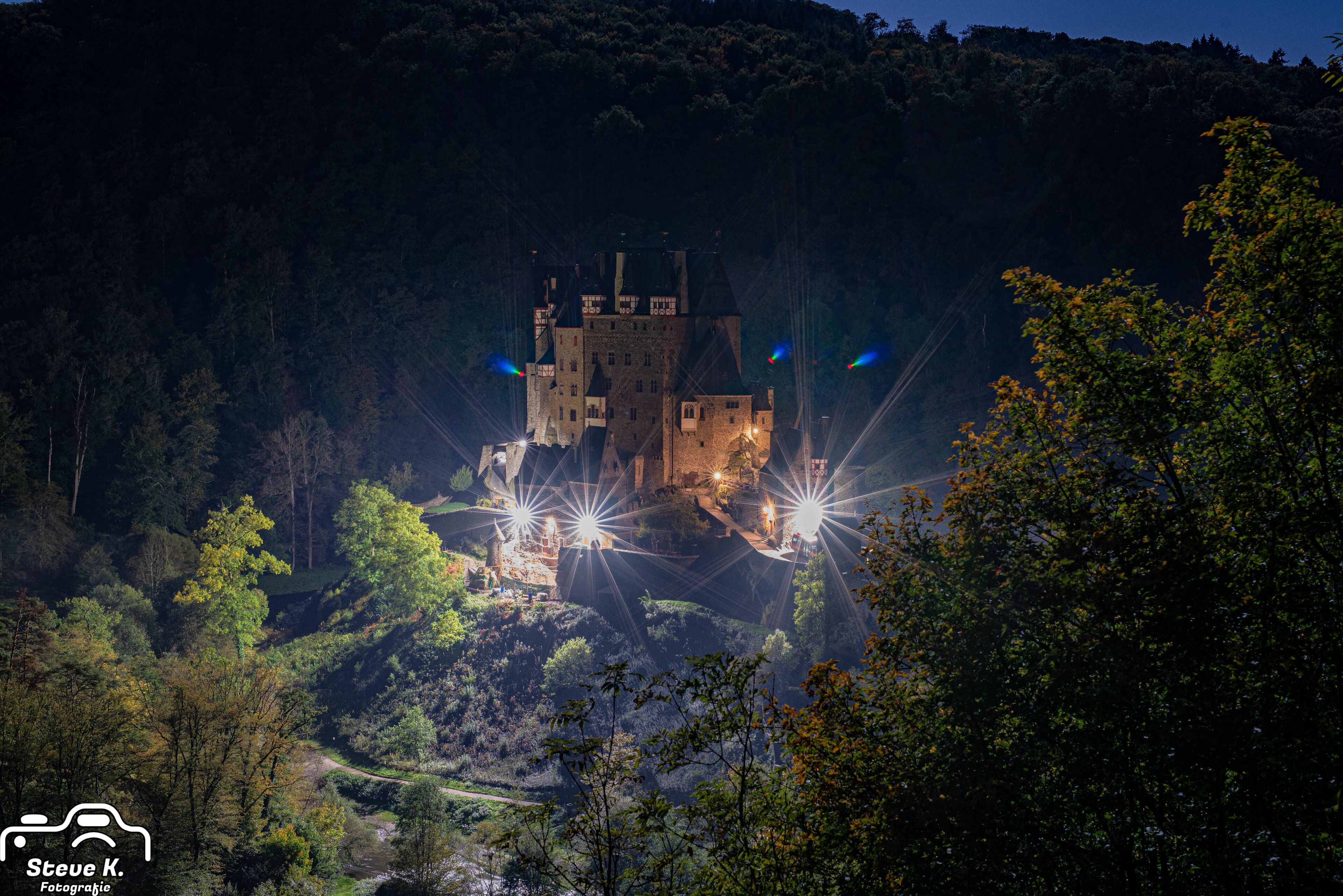 Burg Eltz bei Nacht
