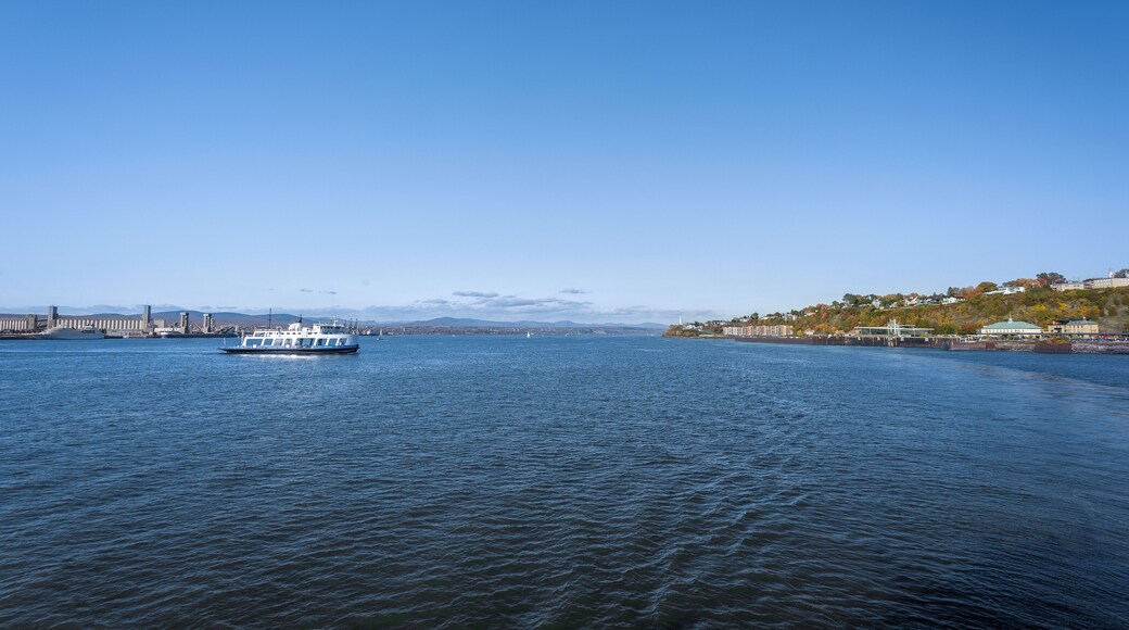 Quebec_LevisQuebecFerryTerminal_6205293_6_