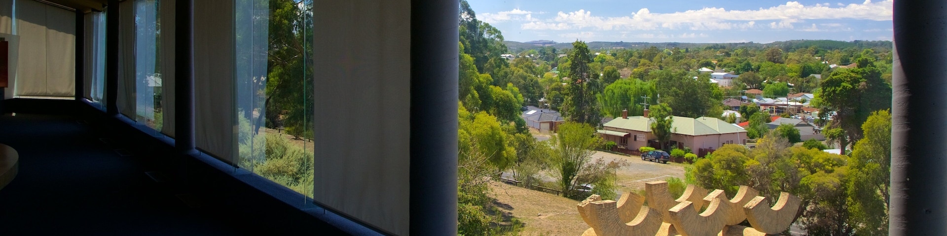 Museu de Ouro caracterizando vistas internas e arte ao ar livre