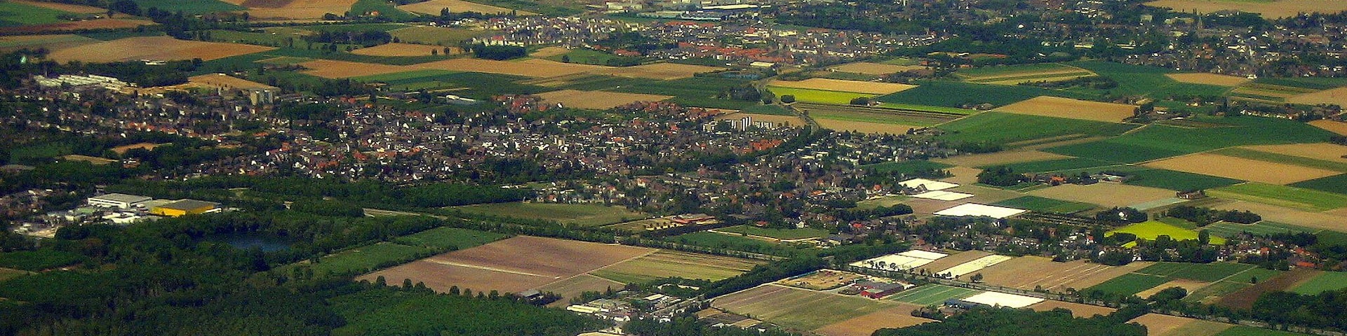 Willich und Schiefbahn hinter dem Baggersee