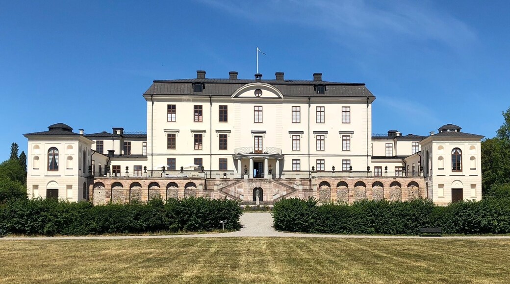 Rosersberg Palace is one of the best kept secrets among Sweden’s royal palaces. At Rosersberg time stands still.
The Oxenstierna family built the palace in the 1630s. It became a royal palace in 1762, when the state gave Rosersberg to Gustav III’s younger brother Karl XIII. King Karl XIV Johan and Queen Desideria spent long, relaxing summers at Rosersberg.
The rooms remain almost untouched from the 1795-1825 period. Here you can find some of Europe’s best preserved Empire interiors. The palace also has a café with a outdoor terrace.
The endless park in the breathtaking landscape of Mälaren adds to the charm of Rosersberg.