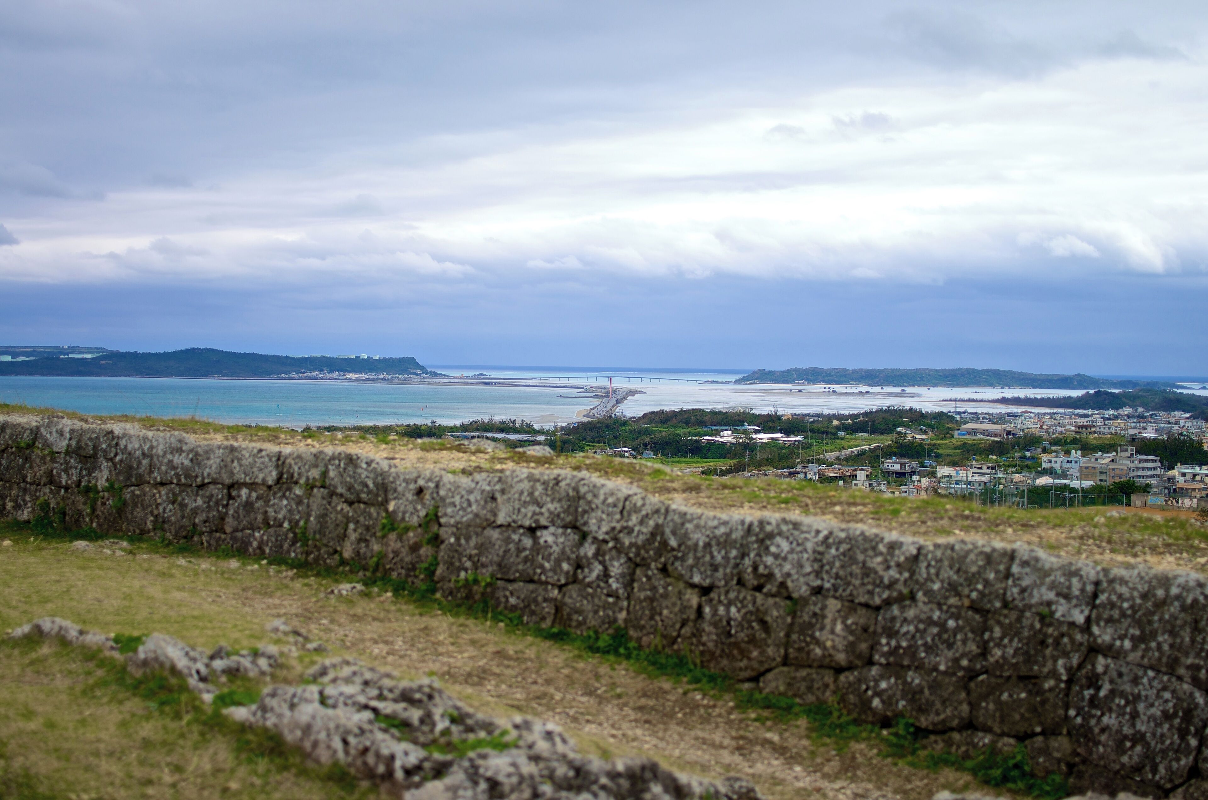 Kaichu-doro, the causeway linked Henza Island (left of this image) and Yokatsu Penninsula of Okinawa Island, seen from Katsuren Gusuku.