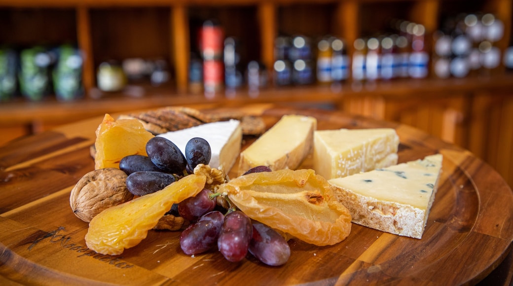 Milawa Cheese Factory which includes food